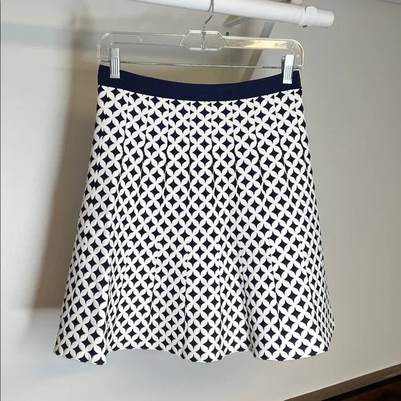 Bebe Navy and White Patterned Crop Top‎ & Matching Skirt Set- M - Picture 8 of 10